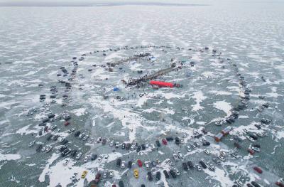 全国工人报刊记者赋能吉林职工冰雪运动